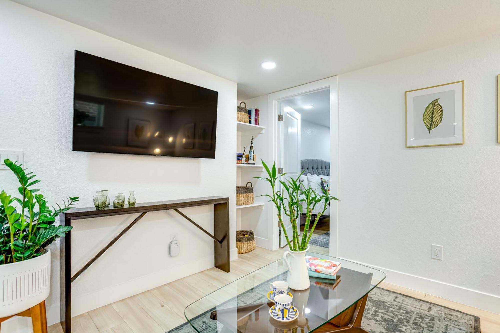 Apartment Wash Park Access With Outdoor Dining!